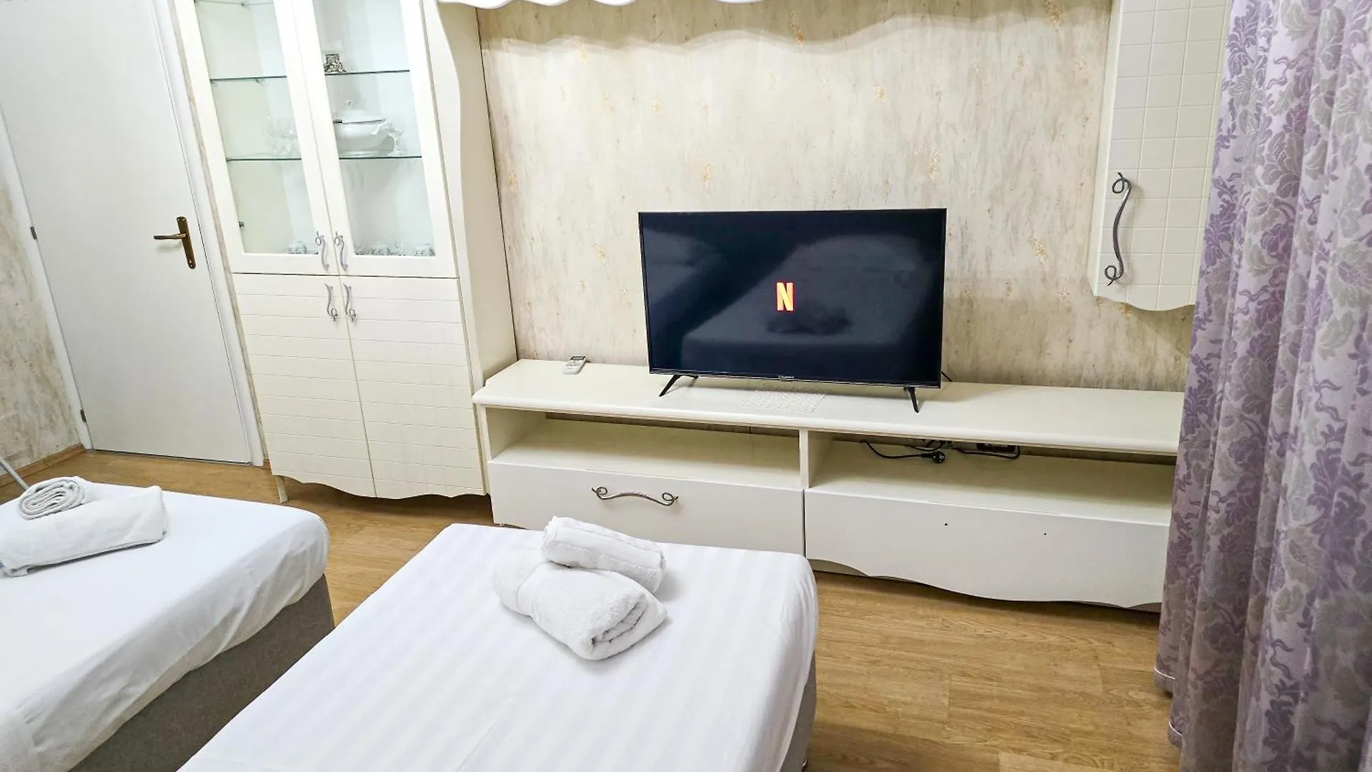 Blloku 2Br Apartment Tiran