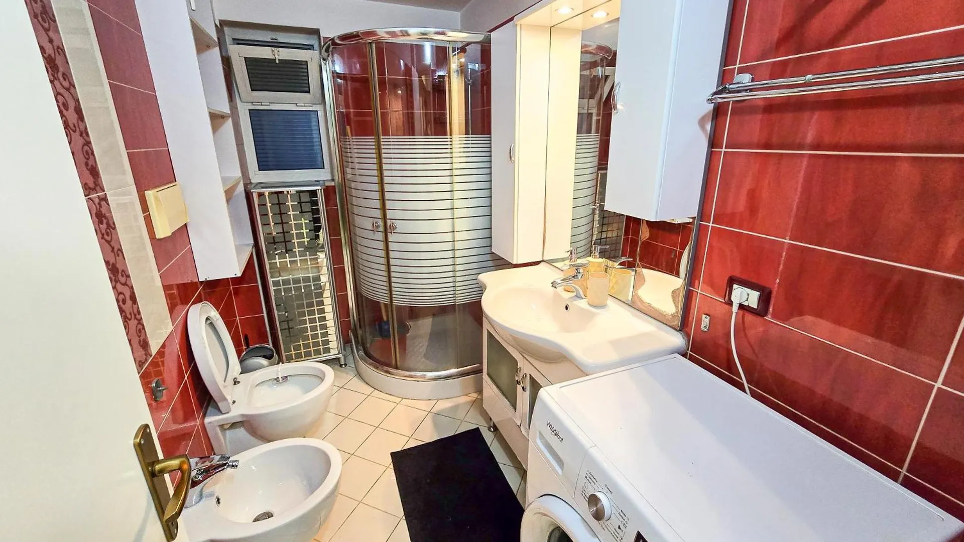 Blloku 2Br Apartment Tiran