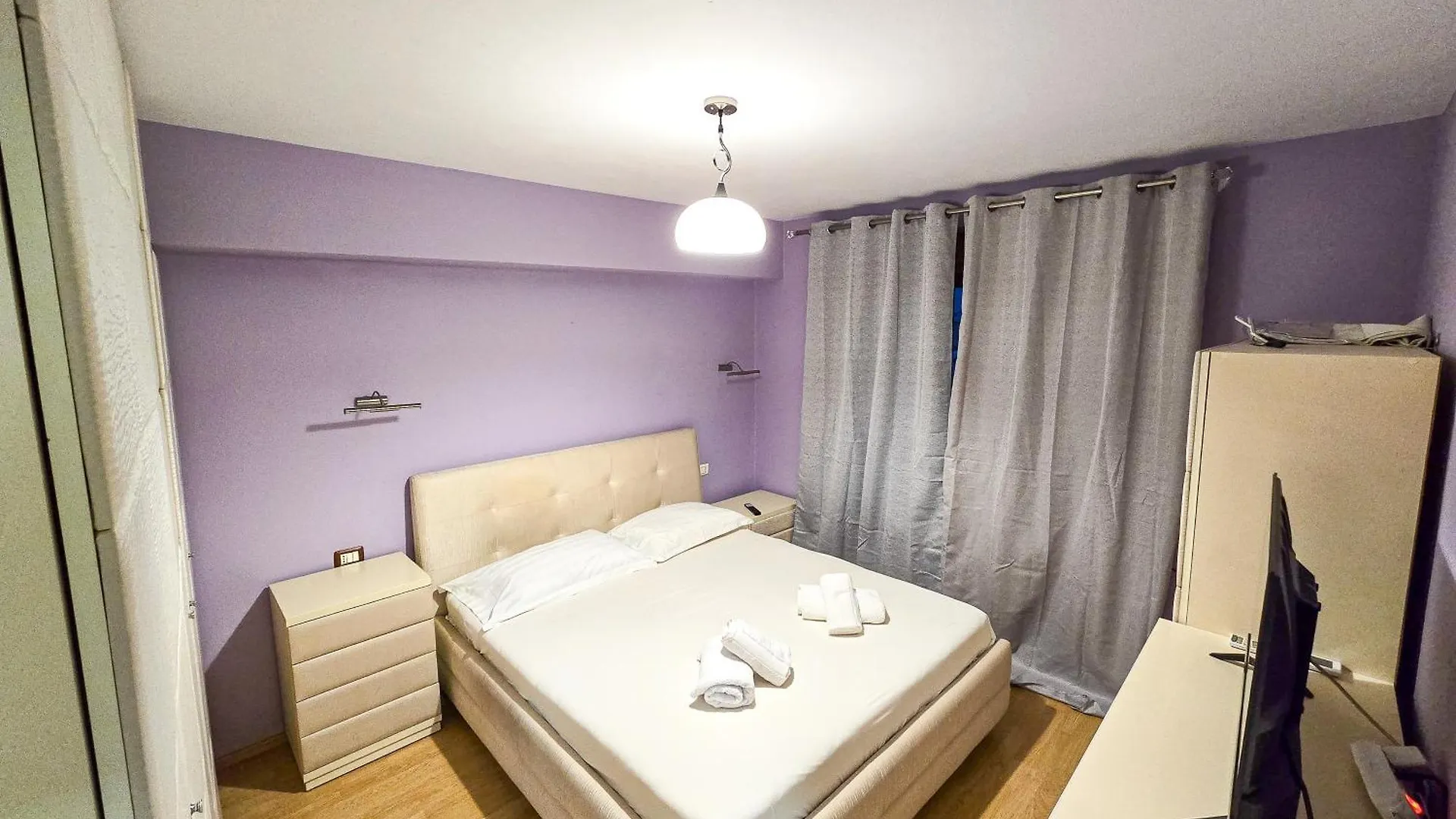 Blloku 2Br Apartment Tiran